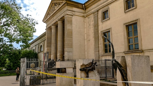 Voor 600.000 euro aan goud gestolen uit museum in Parijs