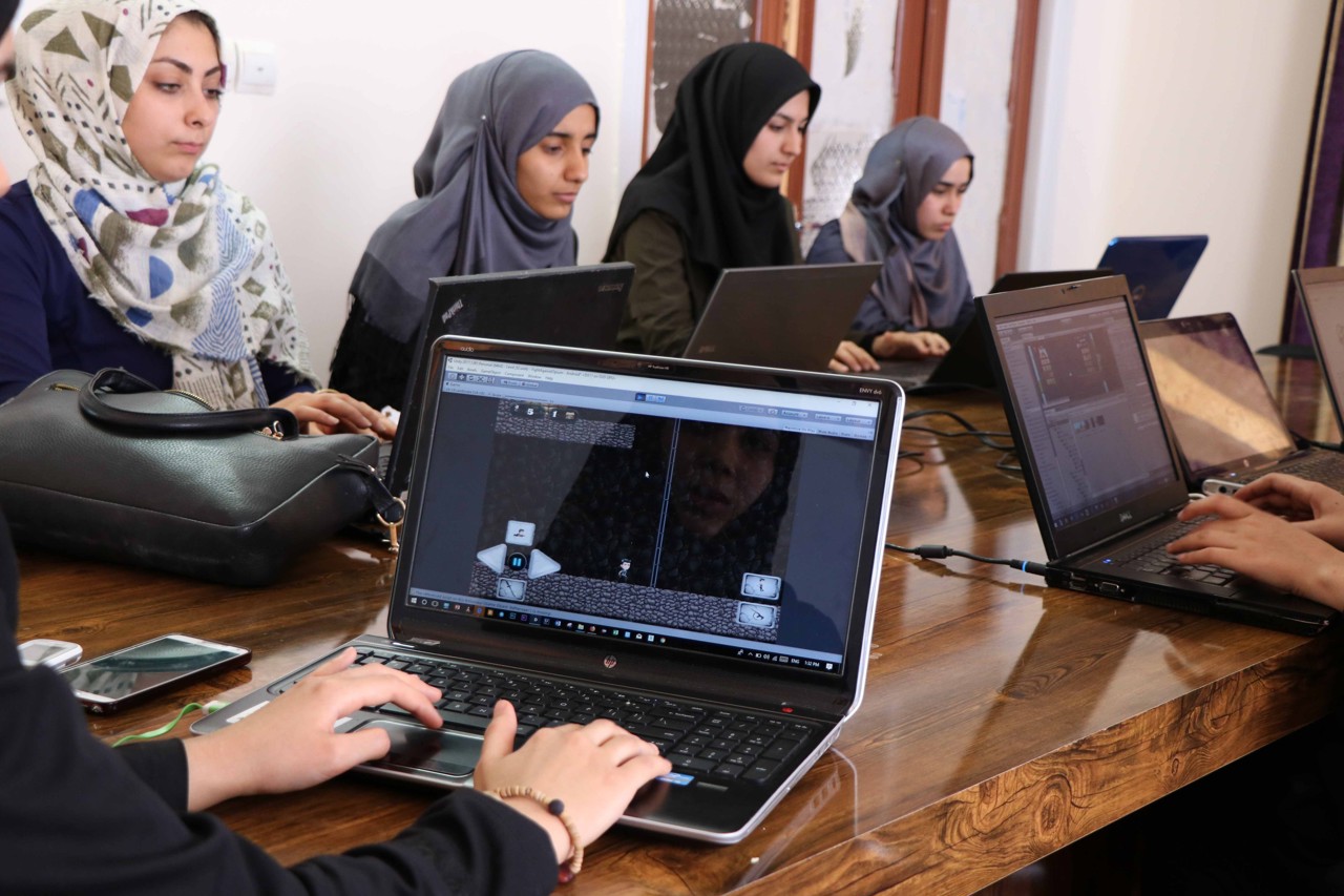 Taliban sluiten internet af voor delen van Afghanistan: 'Zorgen om online flirten' 