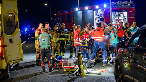 Inzittende uit auto geslingerd bij ongeluk op A27, politie zoekt nog naar betrokken voertuig
