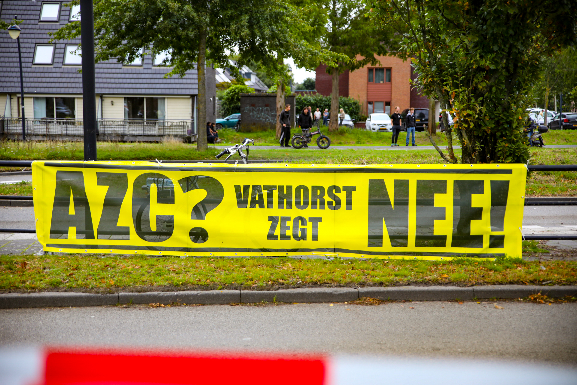 Plannen twee azc's Amersfoort ingetrokken, burgemeester werd bedreigd 