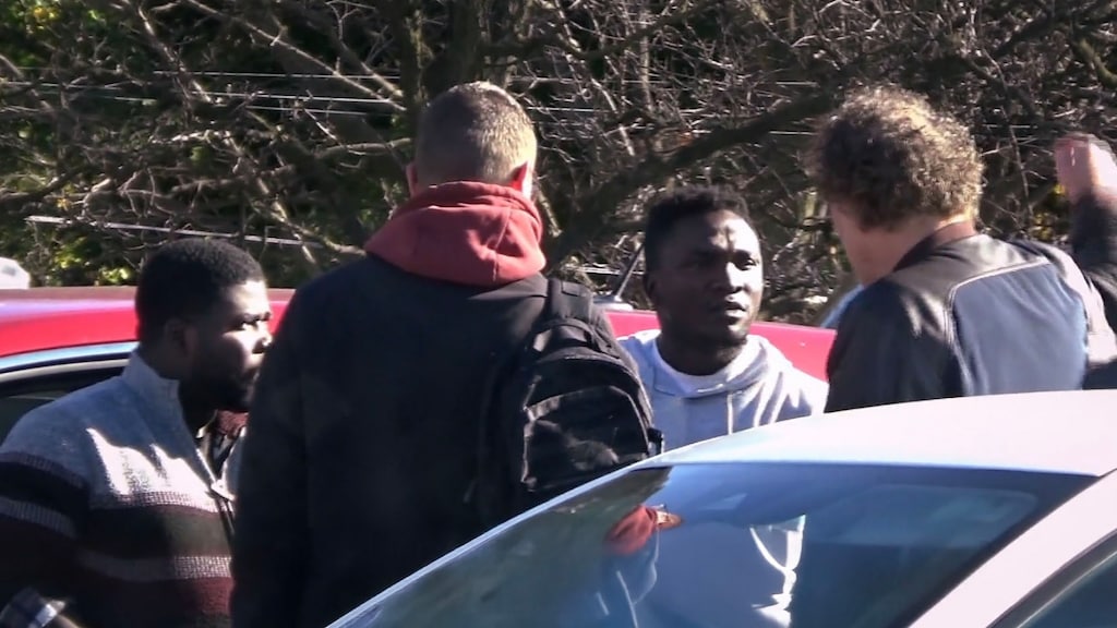 Nigeriaan die zich voordoet als Facebook-topvrouw troggelt half miljoen af bij Urker in Kees van der Spek Ontmaskert