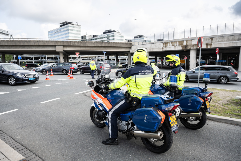 Ook onze luchthavens kwetsbaar voor drones: 'Kunnen er geen hek om zetten'