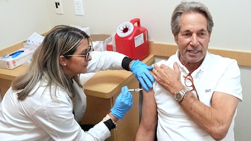 Corona 'nog steeds gevaarlijk' voor risicogroepen: moet je nog een prik halen?