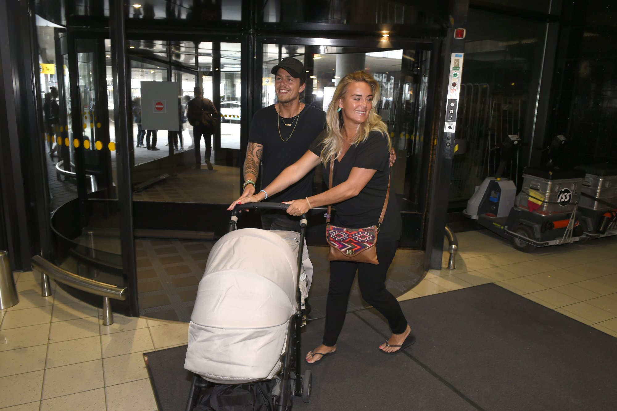 André Hazes en Monique Westenberg op Schiphol in 2017