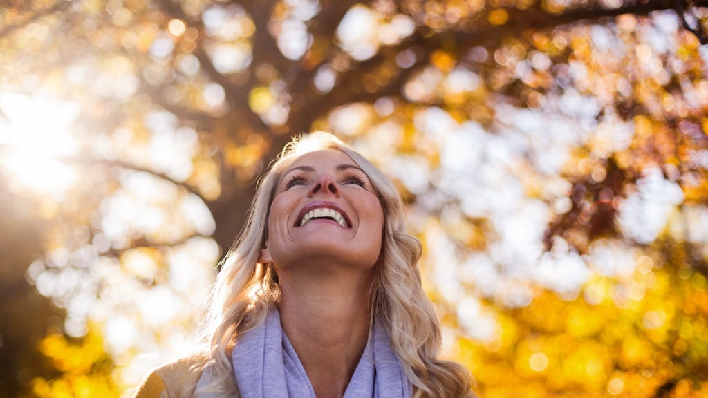 Zonnebrand in de herfst? Dermatoloog ontkracht de huidverzorgingsfabels