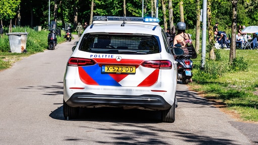 Jongeren mishandelen en beroven verstandelijk beperkte man in Amsterdam