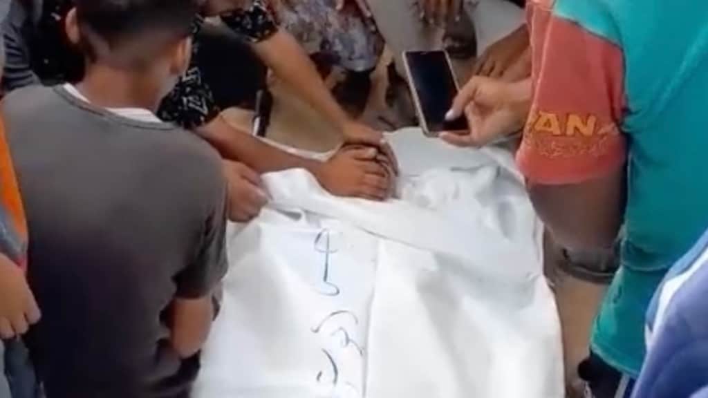 Người đàn ông Hà Lan thiệt mạng trong vụ đánh bom của Israel, bắt cóc con mình đến Gaza