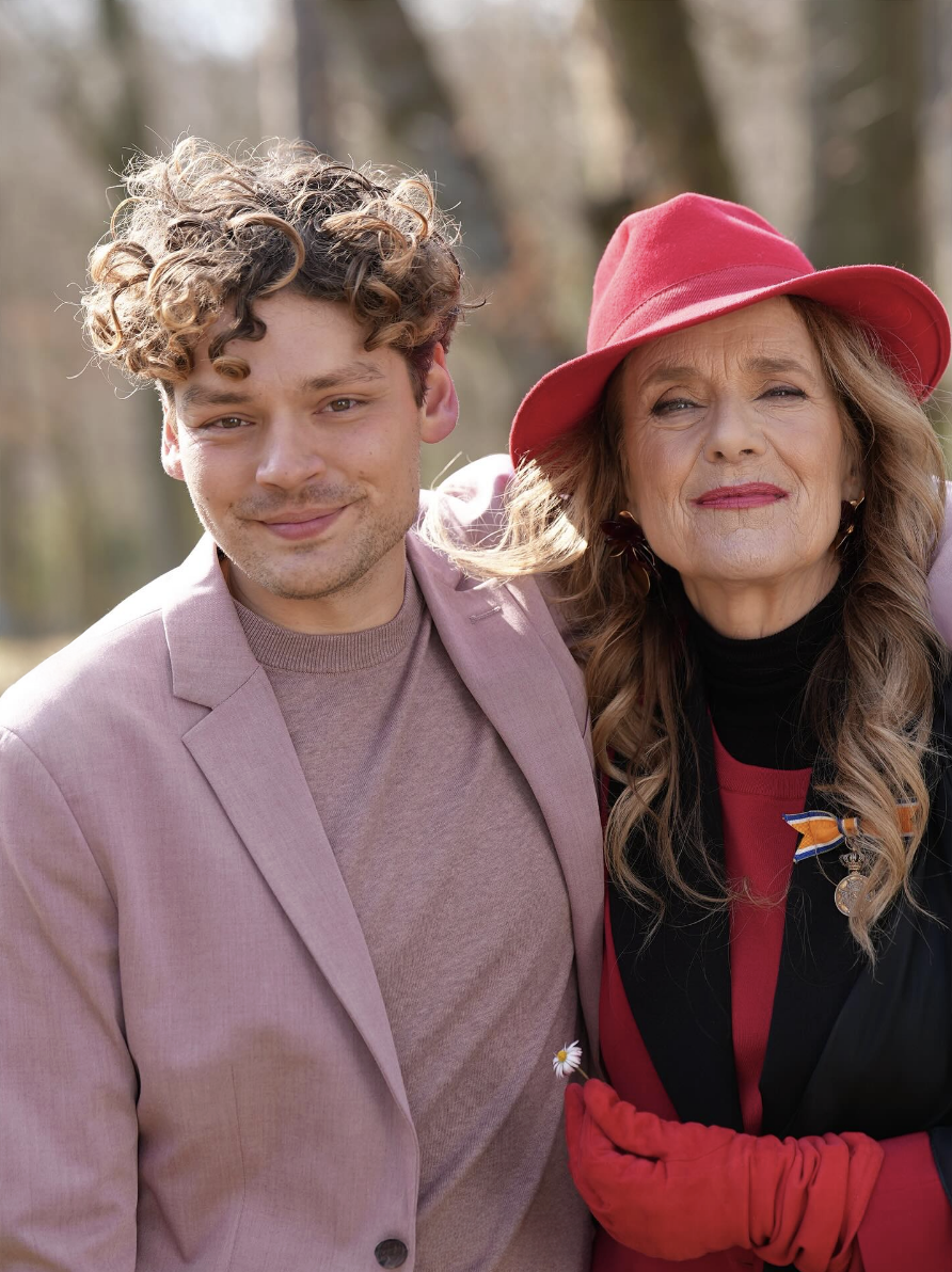 Soy Kroon brengt eerbetoon aan 'soapmama' Jette van der Meij: '10 jaar later'