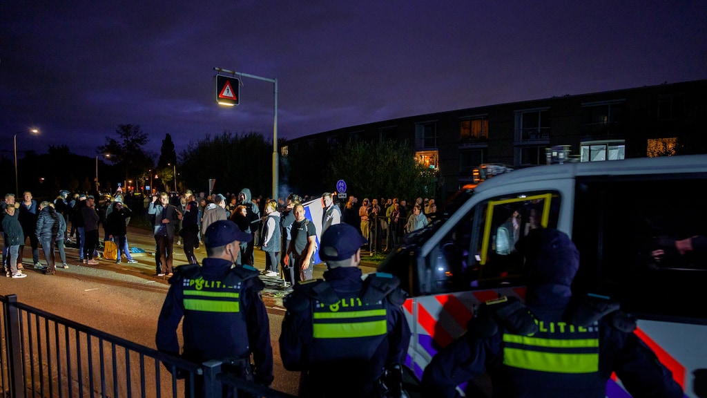 Agenten stonden opgesteld in Nieuwerkerk aan den IJssel maar hoefden niet in actie te komen.