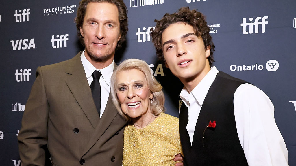 Matthew McConaughey samen met moeder en zoon in film: 'Nooit verwacht'