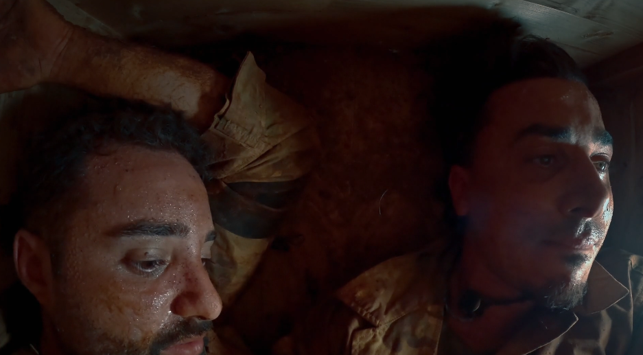 Farja Farvardin en Timor Steffens voeren diep gesprek in doodskist