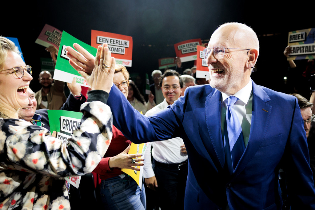 Timmermans en Klaver openen aanval op Wilders op partijcongres GL-PvdA