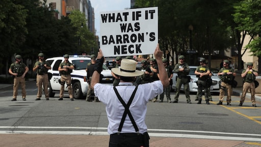 FBI ontslaat agenten die knielden tijdens George Floyd-protesten