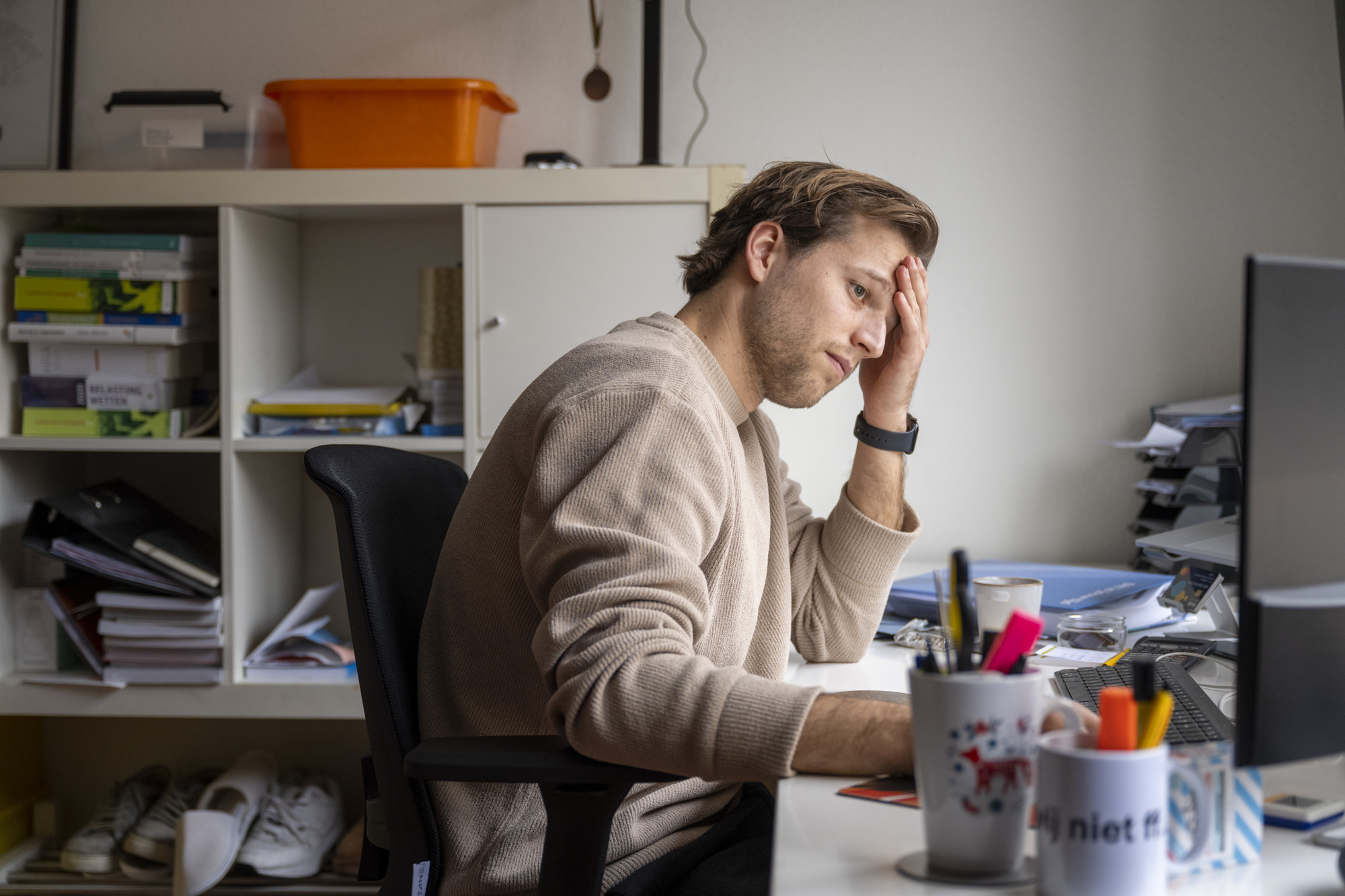 'Prestatiedruk bedreigt welzijn': adviesraad waarschuwt voor hypernerveuze samenleving