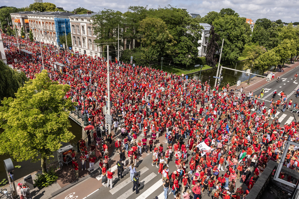 Rode Lijn: hoe het kabinet massaprotest tegen eigen beleid kleur gaf