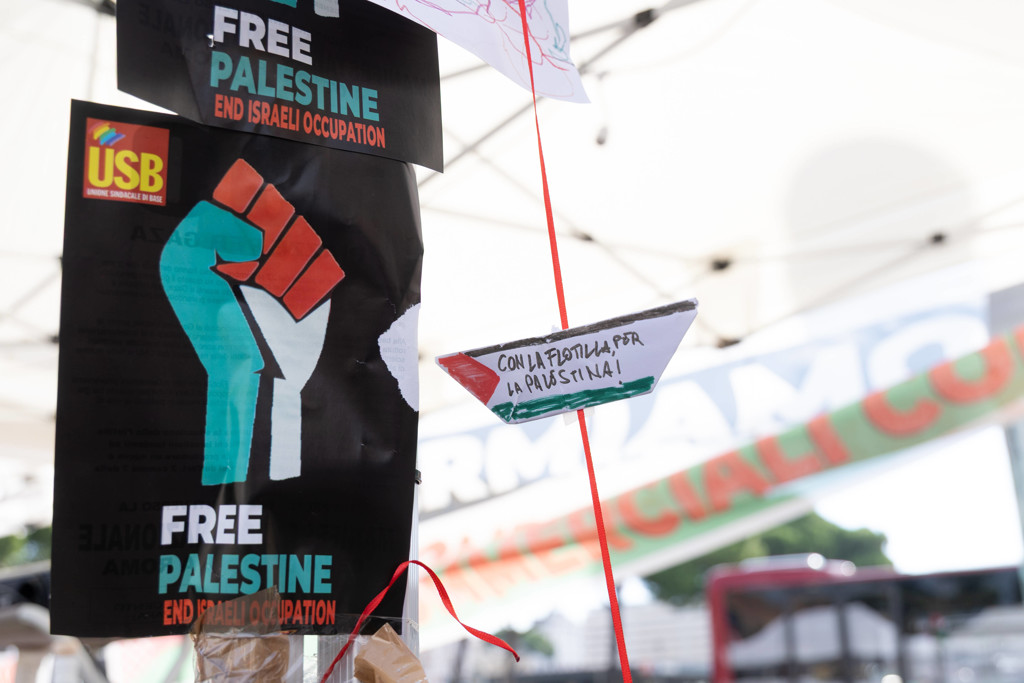 Activisten Gaza-hulpvloot melden intimidatie door Israëlisch schip