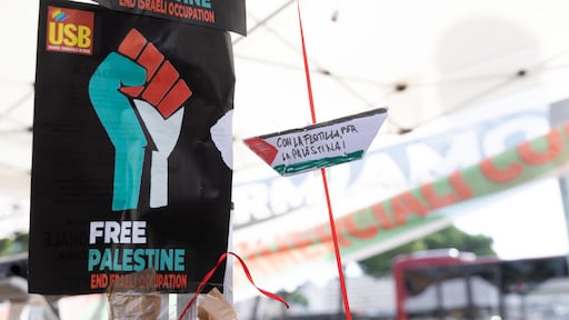 Activisten Gaza-hulpvloot melden intimidatie door Israëlisch schip