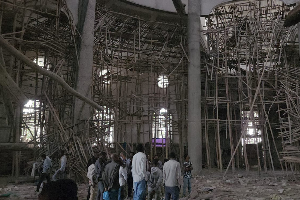 Houten stelling in Ethiopische kerk stort in: zeker 30 doden