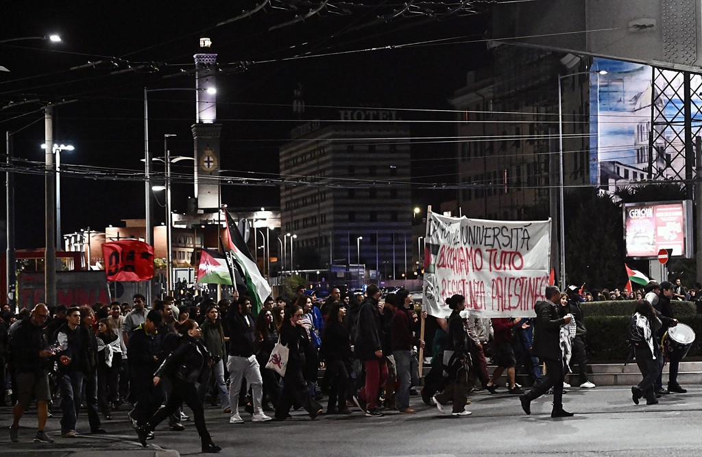 Ook in de Italiaanse stad Genua werd gedemonstreerd.