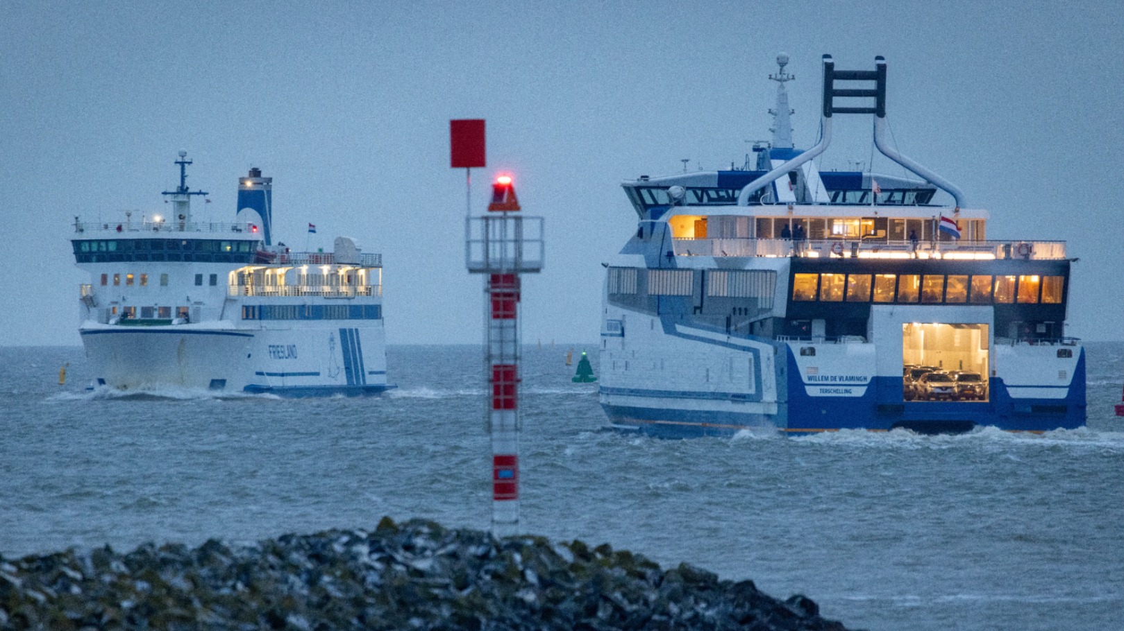 Code geel in heel het land: onstuimig en nat met kans op zware windstoten