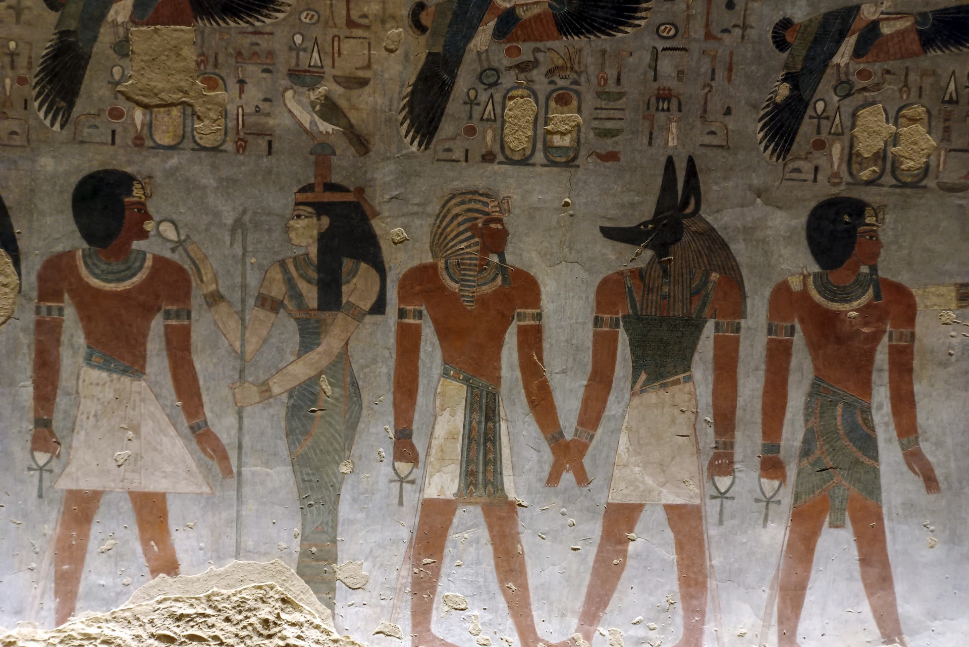 De verfijnde muurschilderingen.