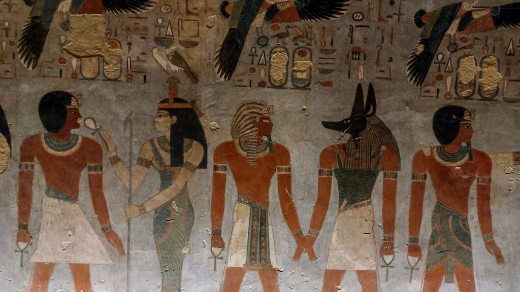 De verfijnde muurschilderingen.