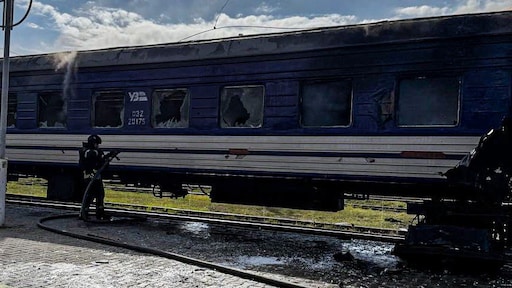 Rusland valt Oekraïens treinstation aan, één dode en dertig gewonden