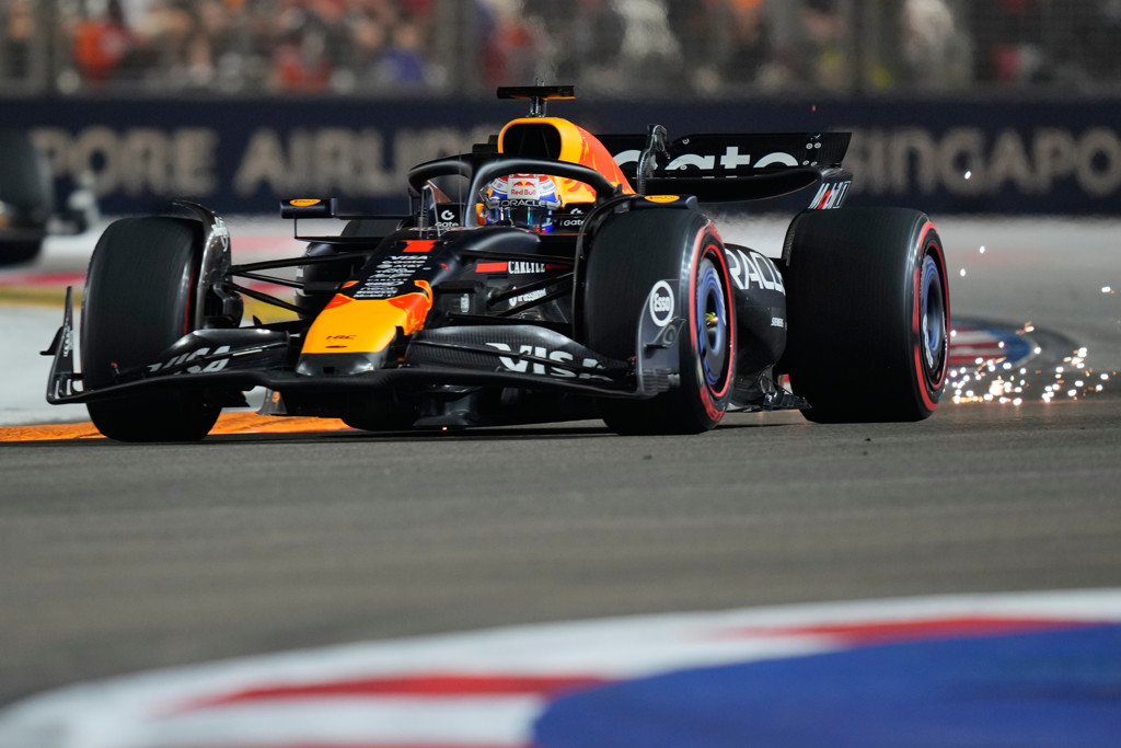 Verstappen tweede in Singapore, loopt 6 punten in op Piastri