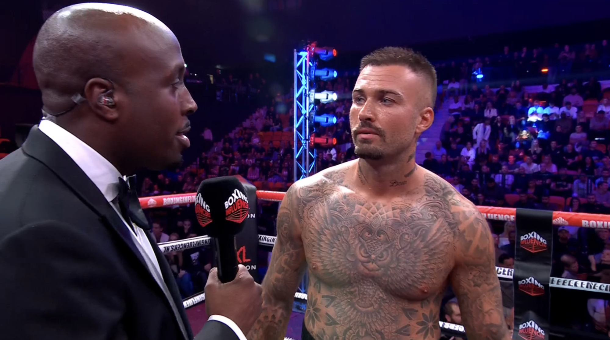 Dave Roelvink slaat Ezkimo binnen seconden knock-out in Boxing Influencers