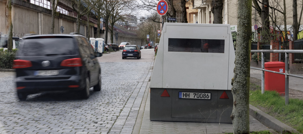Auto's korter dan kwartier in Zwitsers dorp: duizenden boetes per dag
