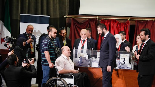 Syrië stemt voor nieuw parlement, maar weinig vrouwen en minderheidsgroepen krijgen zetel: 'Niet in verhouding'