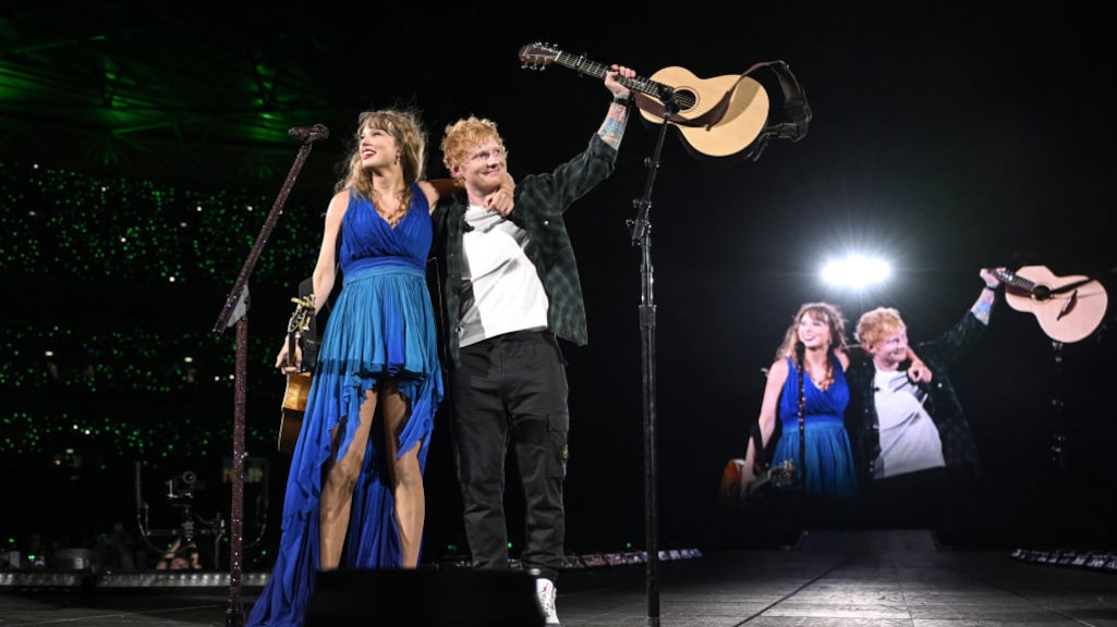 Ed Sheeran ontdekte verloving Taylor Swift via Instagram: 'Geen werkende telefoon'