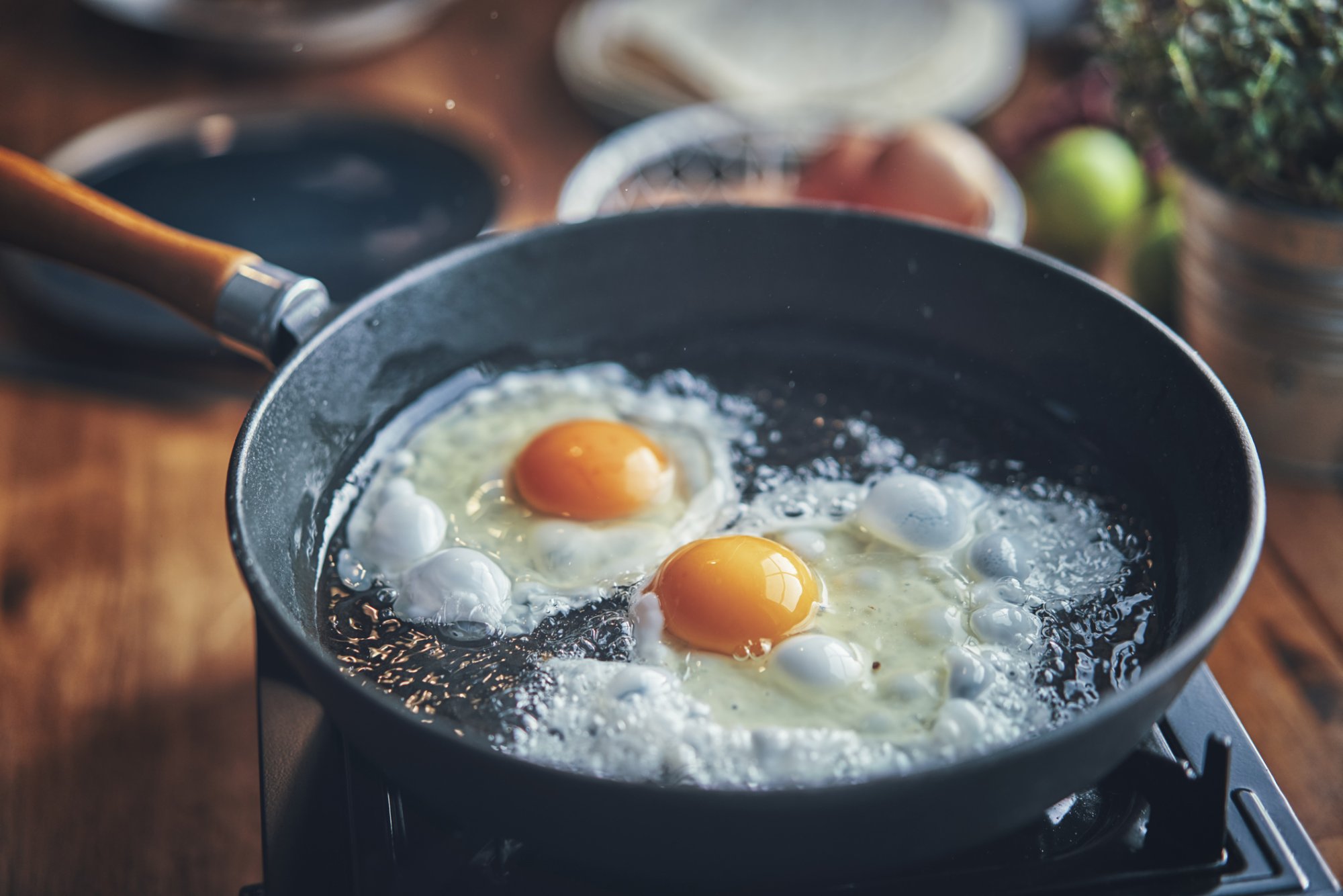 Rood stipje in je ei? Dit is de oorzaak