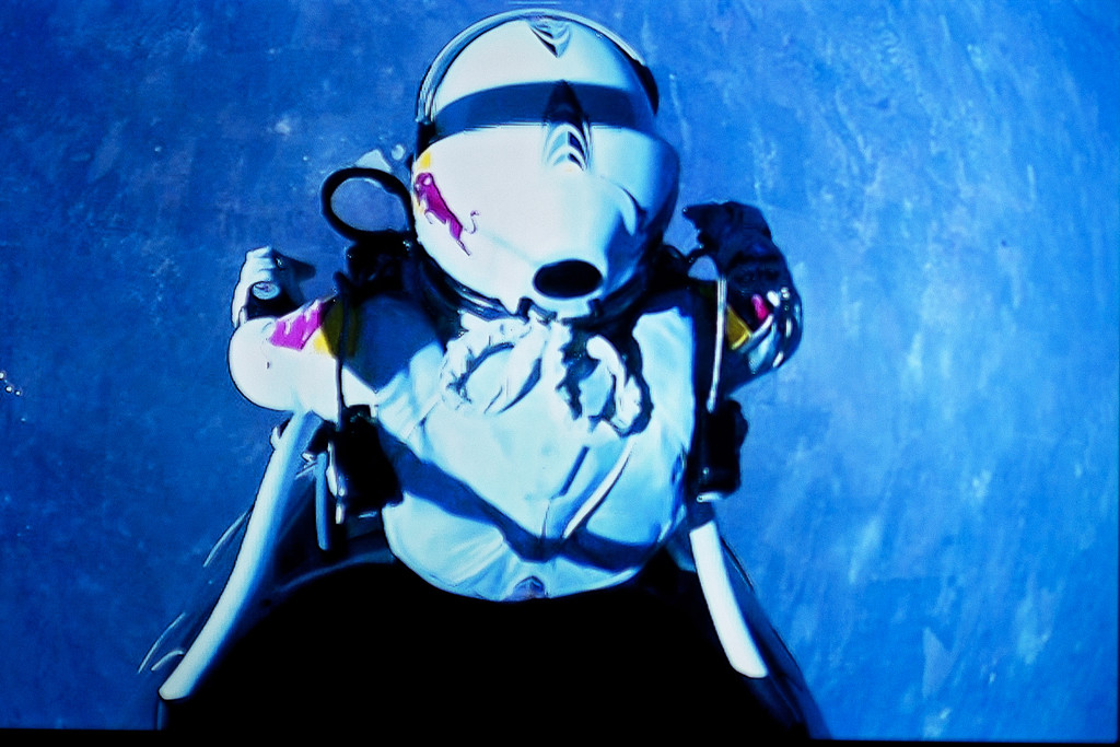 In 2012 werd Baumgartner wereldberoemd met een sprong vanuit de stratosfeer, waarmee hij de geluidsbarrière doorbrak.