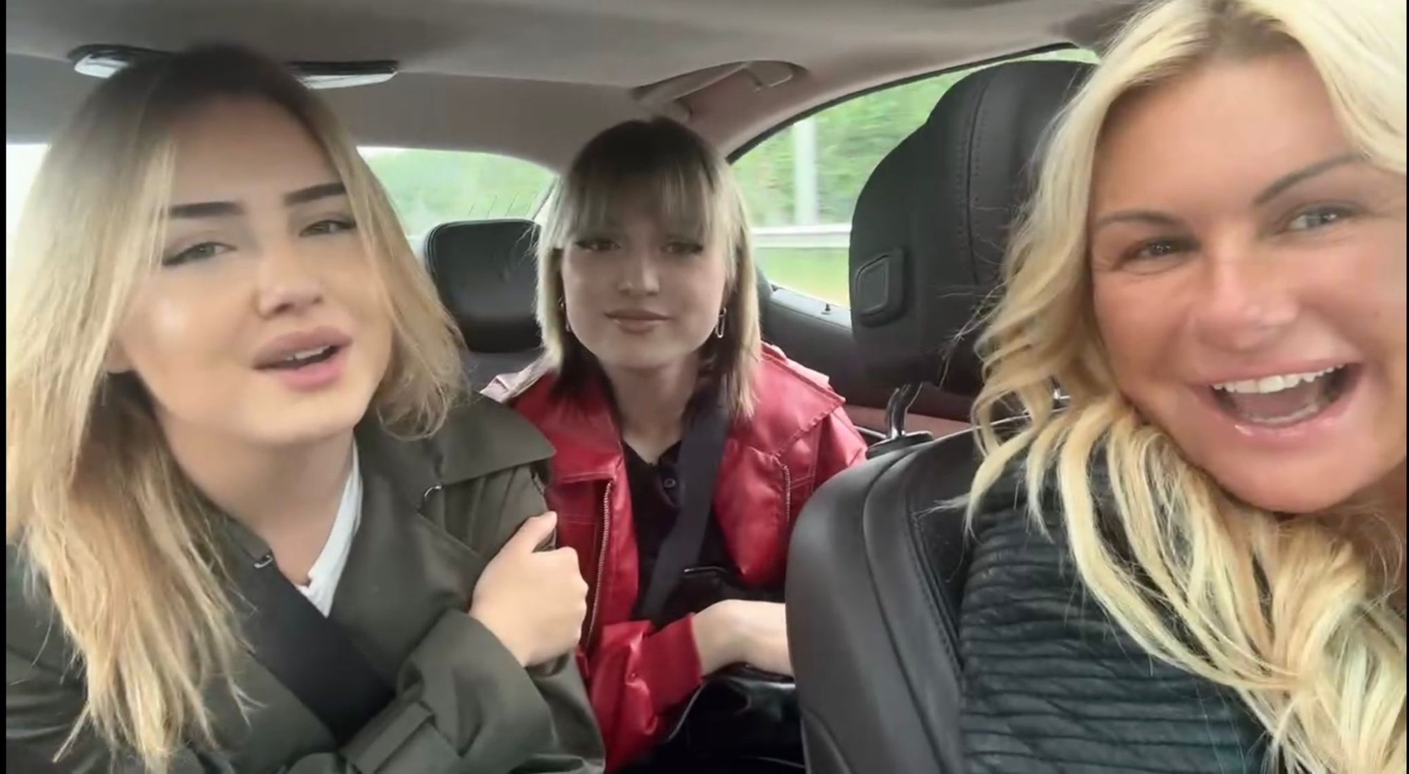 Sylwia Grzankowska met dochters Naomi en Nicole