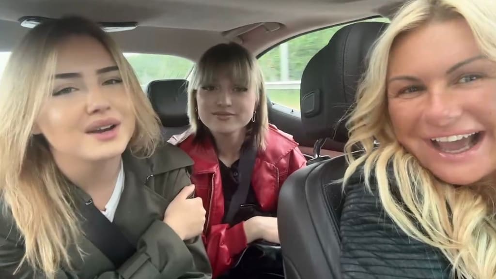 Sylwia Grzankowska met dochters Naomi en Nicole