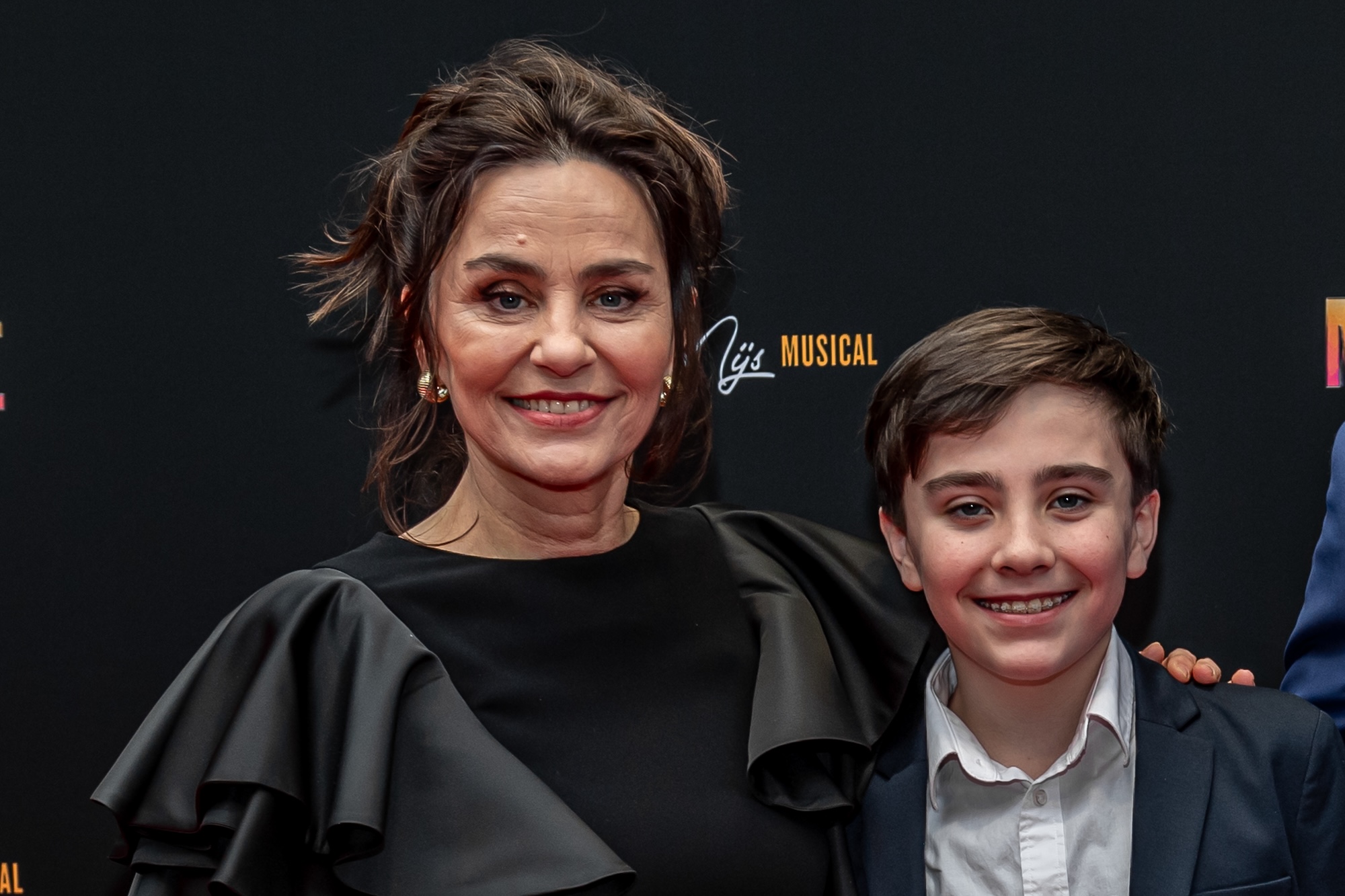 Zoon Jet de Nijs houdt haar op de been na overlijden Rob