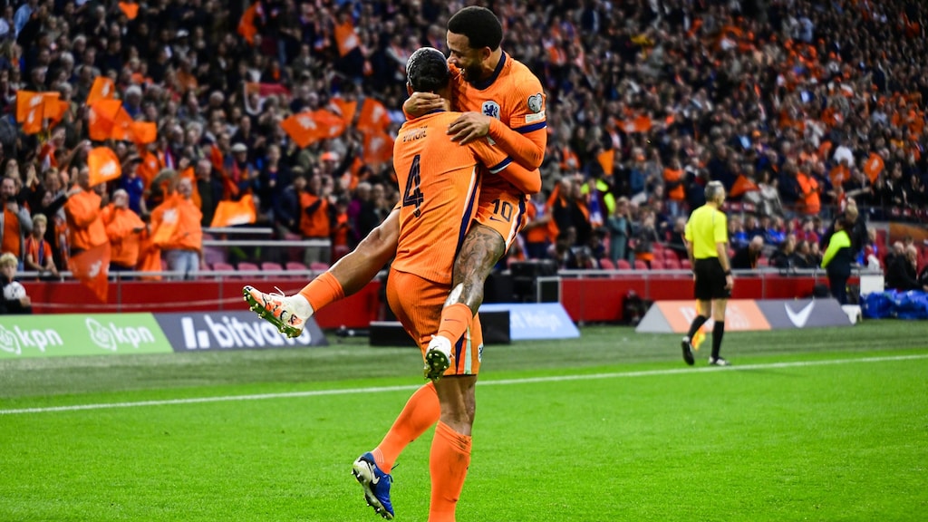 Gejuich na het doelpunt van Van Dijk.