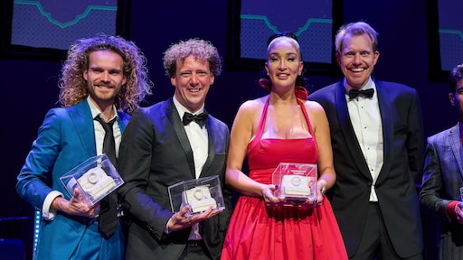 Jochem Myjer, Soundos El Ahmadi en Jan Beuving winnen Poelifinario