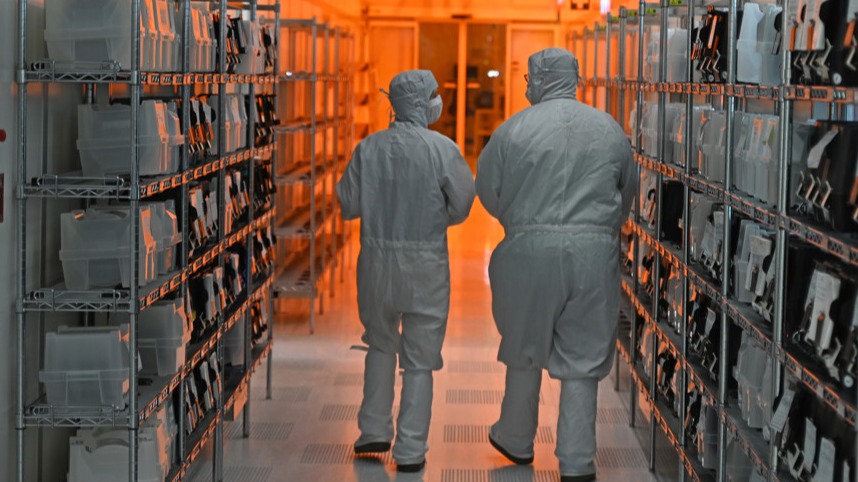 Kabinet grijpt keihard in bij Nijmeegse chipmaker na zorgen om kennislek