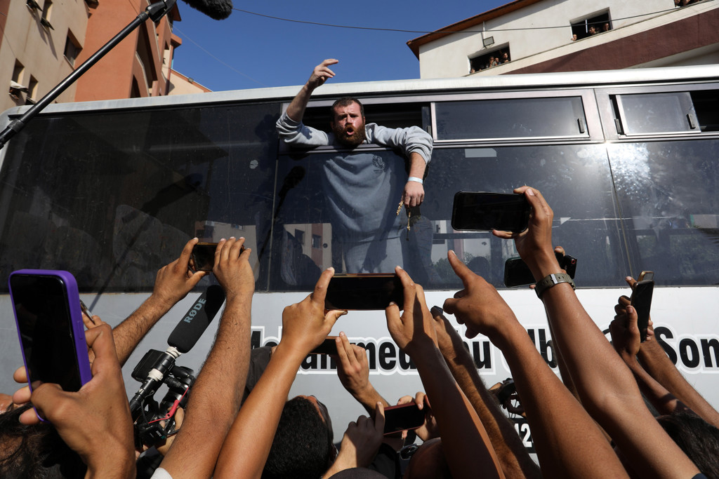 Lees terug: hoe Trumps vredesplan leidde tot bestand en vrijlating gijzelaars