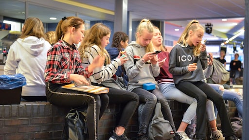 Geen grove taal of marihuana: Instagram komt met nieuwe restricties voor tieneraccounts