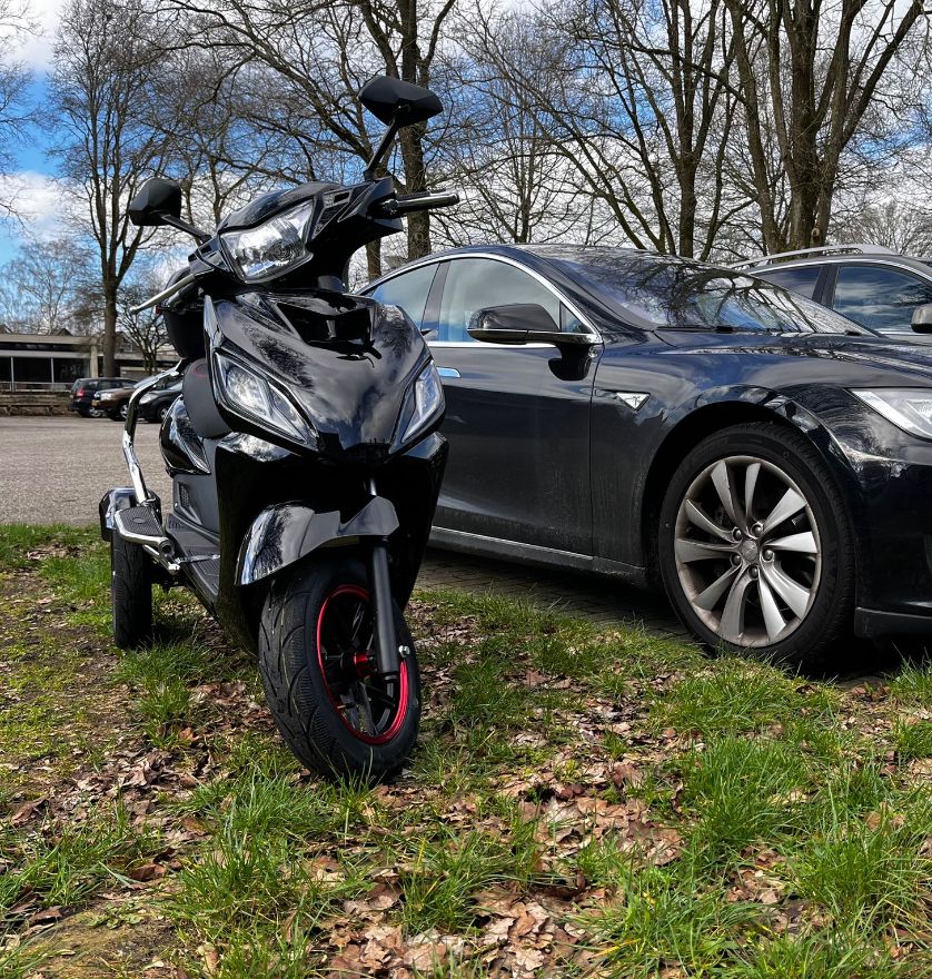 Foto van de scootmobiel die Susan heeft, de IVA T3.