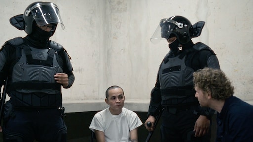 Ewout Genemans twijfelt aan gevangenisdirecteur in Gevaarlijke Gevangenissen: 'Hoe menswaardig is dit nog?'