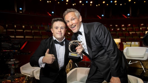 Barry Atsma noemt Televizier-winst van Wesley van Klink 'mooi eerbetoon' aan broer