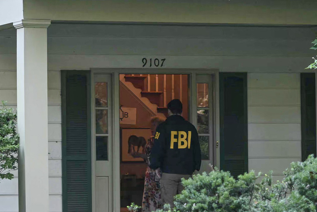 De FBI doorzocht deze zomer het huis van de oud-veiligheidsadviseur van Trump. 