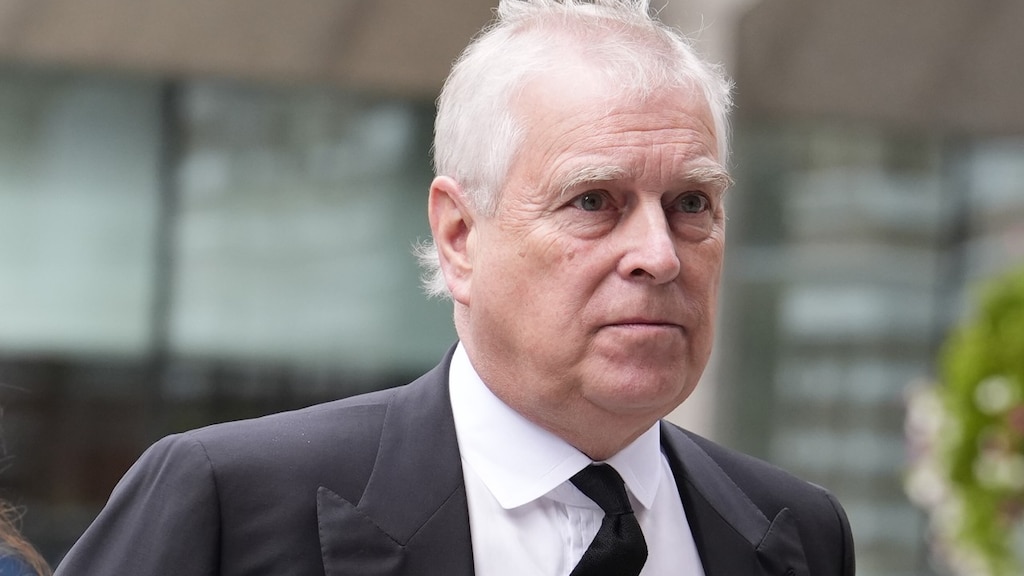 Prins Andrew raakt officieel zijn titels, privileges en woning kwijt