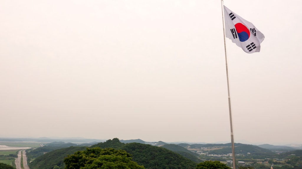 Noord-Koreaanse soldaat loopt zwaar beveiligde grens met Zuid-Korea over