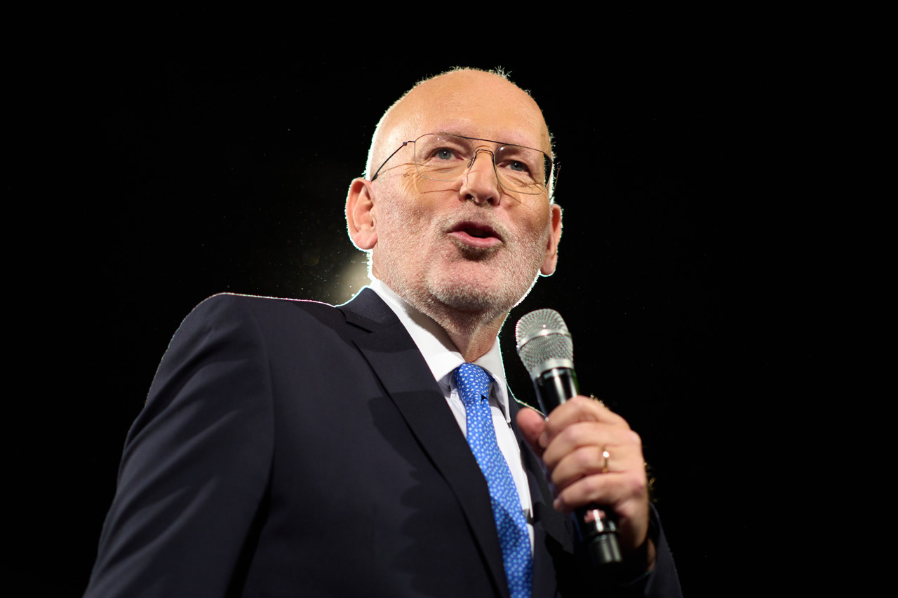 Man (32) aangehouden voor belediging en bedreiging Timmermans op terras