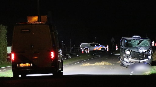 Fietser (50) op Texel overleden na aanrijding met taxibus